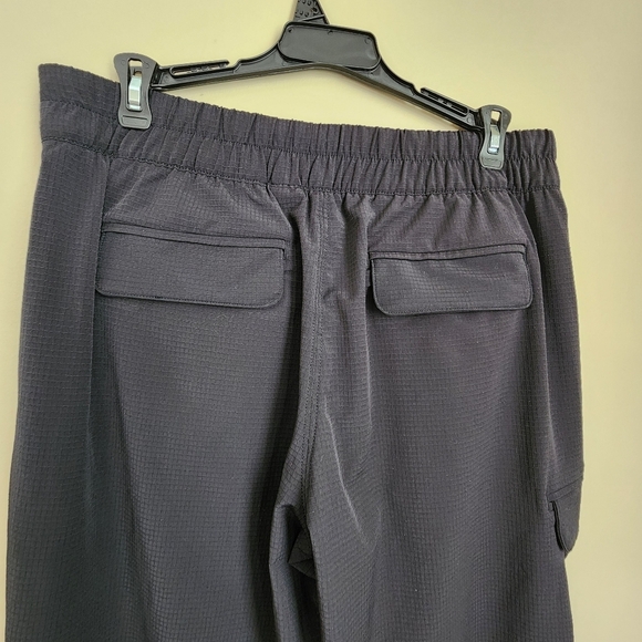 Athleta Black Cargo Jogger Pants Black  Elastic draw string Leg Cuffs Size S - Picture 4 of 9